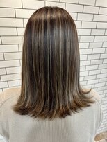 アシュレイ(ASHLEY)&nbsp;ASHLEY☆emi  白髪染め 上品で素敵に見える極細ハイライト