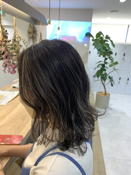 フィッカ(FIKKA) 【脱白髪染め】デザインハイライトスタイル