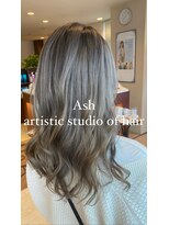 アッシュ アーティスティック スタジオ オブ ヘア(Ash artistic studio of hair)&nbsp;ホワイトバレイヤージュ
