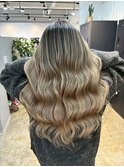 contrast beige balayage