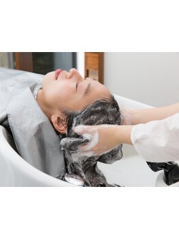 "ただ気持ちいいだけではない"頭皮ケアも備わったクレイヘッドスパ好評*[人形町/小舟町/三越前/髪質改善]