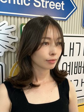 ジーエヌエム ゴニアンドムジン(G.N.M GUNHEE&MUJIN) ふんわりミディアムレイヤー