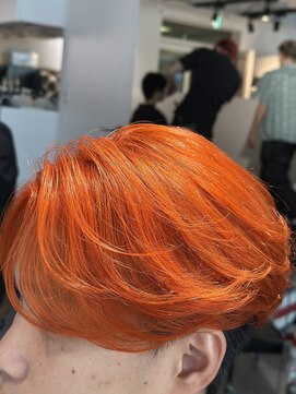 オーシャントーキョー 神戸(OCEAN TOKYO KOBE) オレンジ刈り上げニュアンスフェザーセンターパート