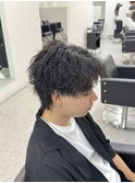 ツイストスパイラルパーマセンターパートウルフ