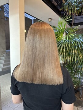 ガーランド(Girland) 【girland】ハイトーンベージュ　韓国風/レイヤーカット