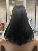 ブルーブラックの暗髪です。