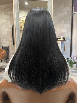 ハコ(H.A.Co) ブルーブラックの暗髪です。