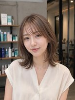 ミリール (Mireel)&nbsp;透明感ベージュのくびれレイヤー