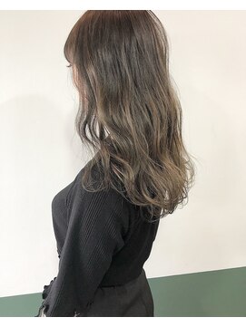 クラン(clan) clan<ロング×ナチュラルブルージュヴェールウェーブ>