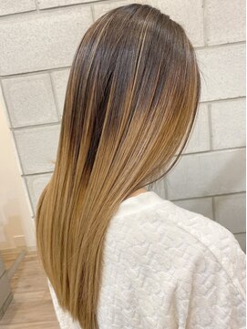 ヴィックス クリスタル(VIC’S crystal) ハイライトカタログ》巻かなくても可愛いバレイヤージュ/チヒロ