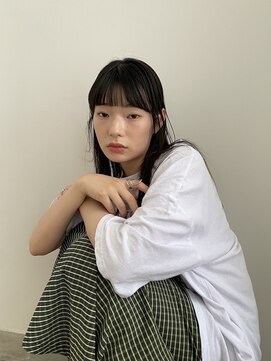 エイチ(811) ミニウルフホワイトグレージュレイヤーカット大人ショート美髪