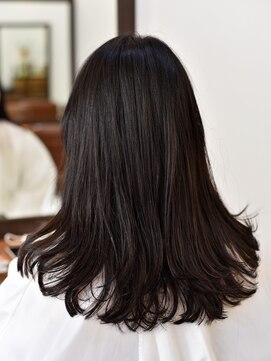 スーズ(suze) 生え始めの白髪をヘアマニキュアでうっすらぼかし【お客様】