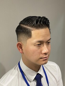 ドルクス 日本橋(Dorcus) 大人のフェードスタイル　ビジネスマンショート