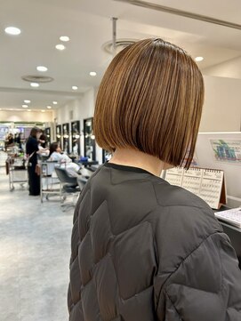 エイチツーオーアヴェダ 渋谷ヒカリエＳｈｉｎＱｓ店 クロードモネＨ２Ｏアヴェダ 切りっぱなしボブ/ベージュカラー/渋谷/渋谷駅