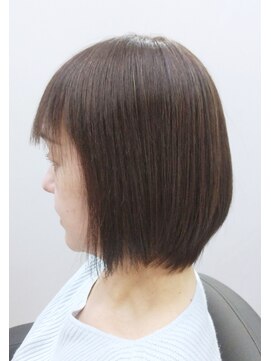 夜髪 パサパサにさよなら！年齢問わない上品ストレートボブ
