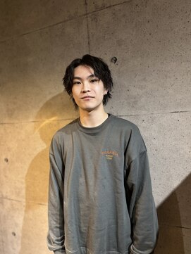 ビンセント バーバー クラブ(VINCENT BARBER CLUB) センターパート×メンズパーマ