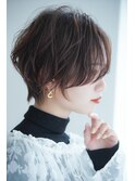 前髪長めのレイヤーショートボブ