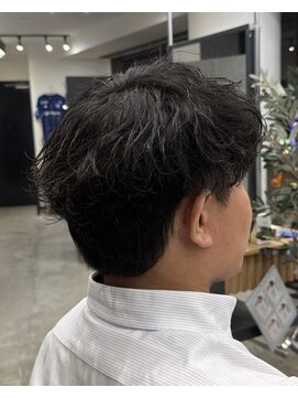 フイ 新宿3丁目(Hui) スパイキーショート/シャドウパーマ/韓国マッシュ/men's