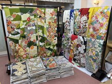 貸衣装秋田屋　吹田東店の雰囲気（秋田屋の押し振袖です！！まずは見学・試着へお越しください。）