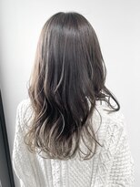 ユウル 横浜(juhl.)&nbsp;ミントカラーオリーブグレージュ暗めカラーブリーチなしカラー