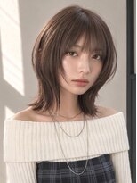 ユーフォリア 青山(Euphoria) ミディアムウルフ外ハネシースルーバンググレージュ青山