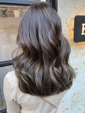 エイト 上野店(EIGHT ueno) 暗めベージュ