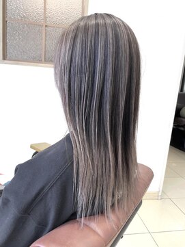 クアトログランシュ ひたちなか店(QUATRO×GranCieux) エアタッチバレイヤージュ×パールグレージュ