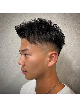 ビンゴ(BINGO) 1025黒髪束間ツーブロック刈り上げモテ髪アップバングウルフ