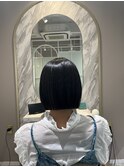 暗髪艶グレーぱっつんボブ
