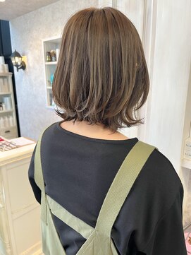 キャアリー(Caary) 福山人気caaryまろみカラーミルクティーベージュレイヤーミディ