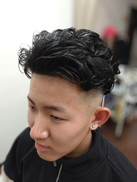 トバ(TOBA) スキンフェード+パーマ