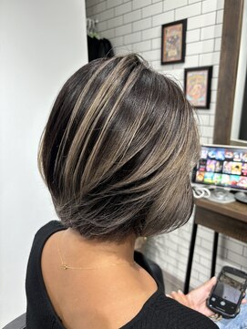 ウォルト(WALT) グレージュバレイヤージュ