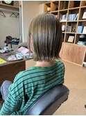 軽さのある切っぱなしボブ