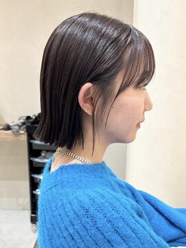 ヒビヲ(HIBIO) ワンカラーベージュブリーチなしダブルカラー切っぱなしボブ横浜