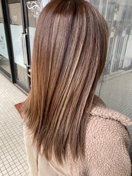 アイリス(IRIS) グレージュ切りっぱなしボブ前髪ありミニボブミルクティベージュ