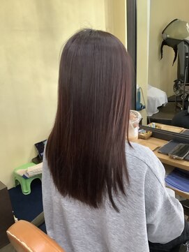 深みのある赤系のカラー