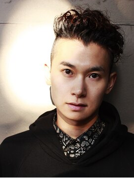 カゼ ダイカンヤマ Kaze DAIKANYAMA 【KAZE代官山】セミウエットツーブロック　５０‘ｓ