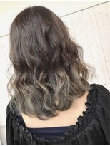 ナンバー アンフィール 渋谷(N° anfeel)&nbsp;アッシュベージュグラデーション&ゆるふわ巻き(^^)