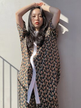 リンネテラス(Lin'ne terrace) ふんわりカールガーリーロング/レイヤー/大人可愛い/こなれヘア