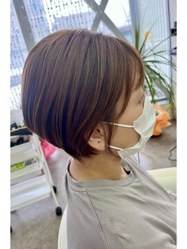 ナカマ(Nakama.) クセ髪を矯正ショートボブ