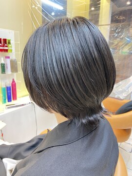 クオリス 上板橋店(QUALIS) 10代20代おすすめ外ハネウルフボブ【高校生×かっこいい】