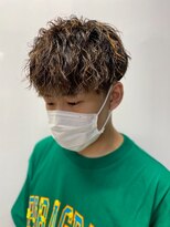 アイズ 海老名(AIZU)&nbsp;ツイストスパイラルパーマ波巻きスパイラルパーマメンズマッシュ