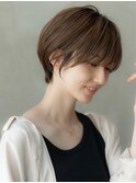 ヌーディカラー/前下がりボブ/小顔ヘア/大人ボブ