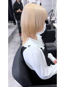 アンダーバーホワイト 栄店(_WHITE) ミルクティーベージュ