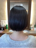 ロータス(LOTUS)&nbsp;前下がり丸みボブ