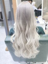 デイズ(days)&nbsp;ホワイトヘアカラー　グレージュカラー　DAYS 中村