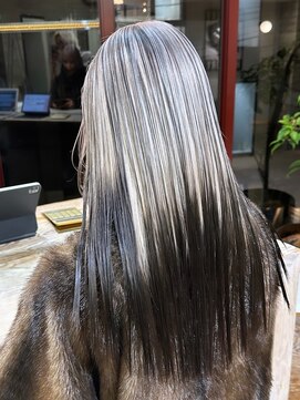 ヲタク(wotaku.) ルーツカラーデザインカラー裾カラーハイトーンカラーブリーチ