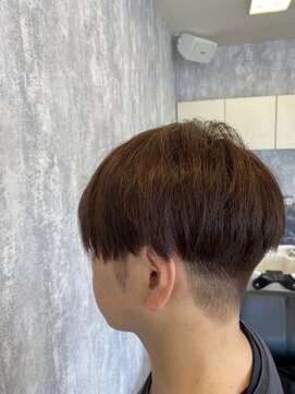 イーラ(E-LA) 刈り上げマッシュ