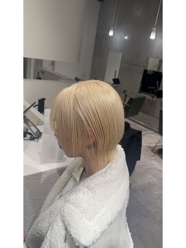 モニカ(MONIQA) ペールベージュ