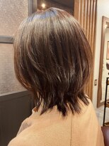 オモチ(omochi)&nbsp;動きと軽さのミディアムボブ